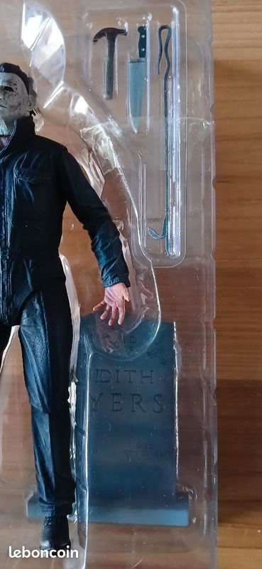 Figurine NECA Michael Myers Halloween - 18 Cm Articulée Détaillée - Modèle De Collection Neuf