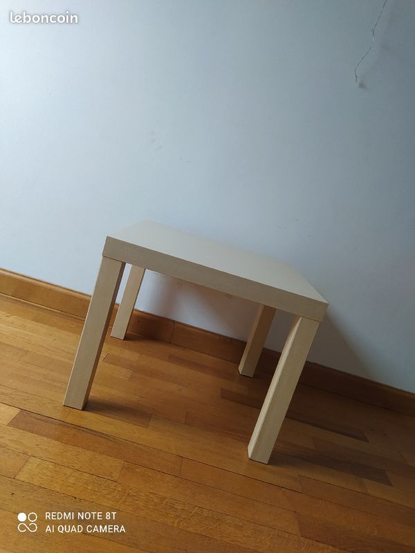 Petite table carrée (image 1)