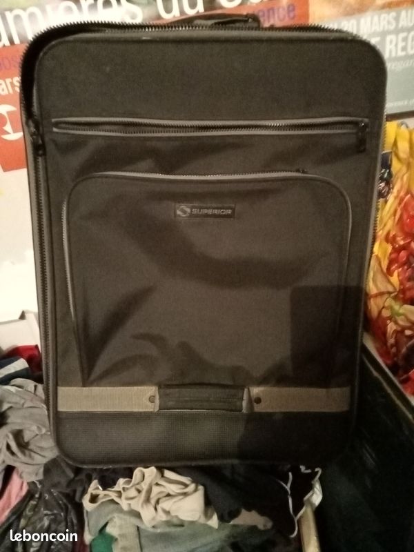 Grande valise à roulettes très bon état de marque supérior (image 1)