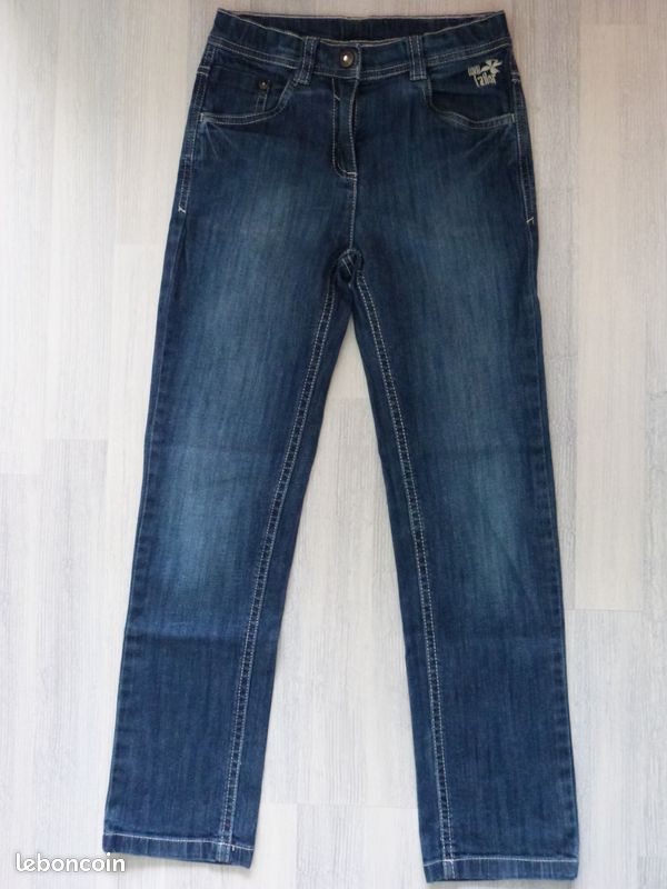 Lot 7 pièces FILLE 8 ans (1 Jean 2 Jupes 2 T-Shirts manches longues 1 Pull 1 Sweat ) (image 1)