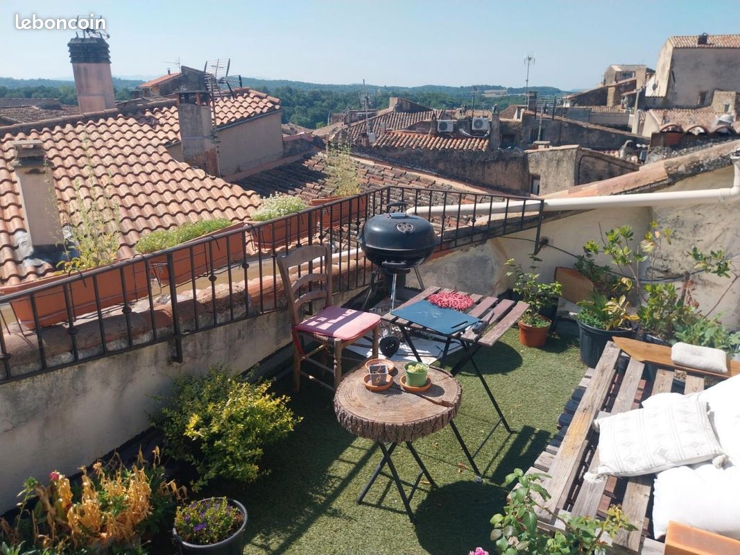 Appartement 1 pièce 35 m² · à La Tour-d'Aigues · 35 m² · 560 €