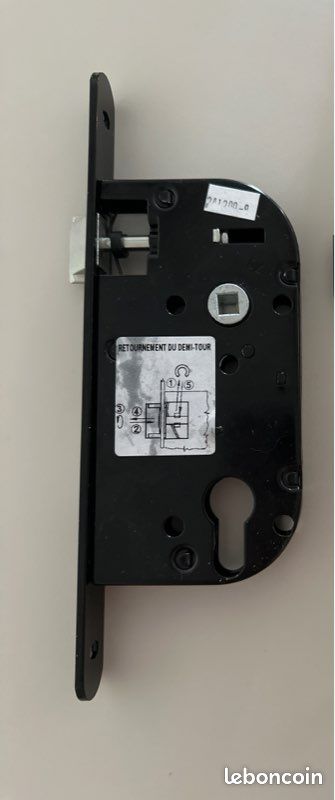 Metalux serrure pour porte bois certifiées NF - Encastrée Réversible Coffre hauteur 145 axe 50 Entraxe 70 pour Cylindre Européen (image 1)