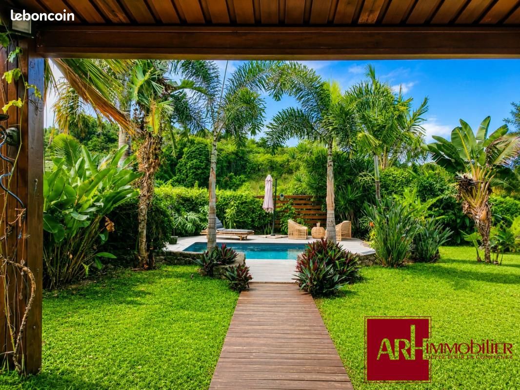 Maison 5 pièces 111 m² · à Petite-Île · 111 m² · 420 000 €