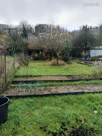 Terrain de jardin