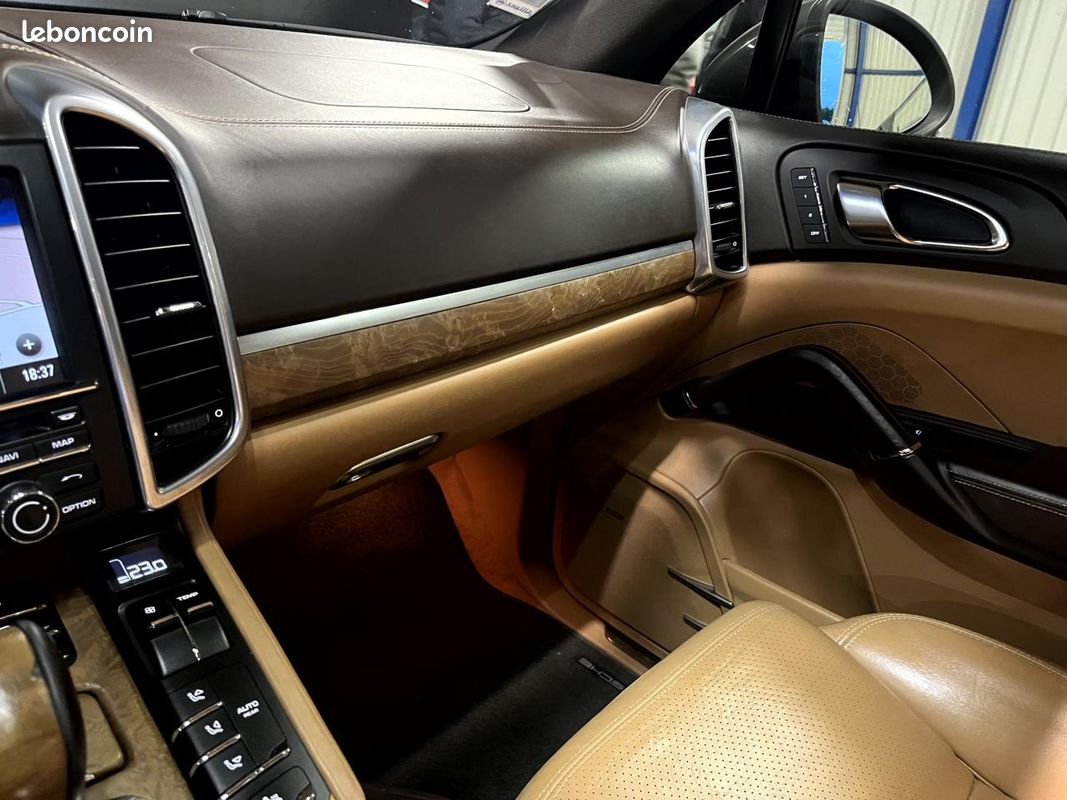 PORSCHE CAYENNE S 4.8i V8 400 (image 18)