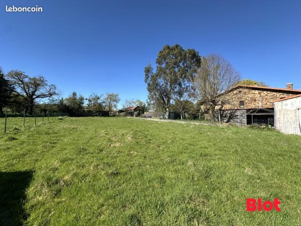 Terrain 674 m² Le Cellier