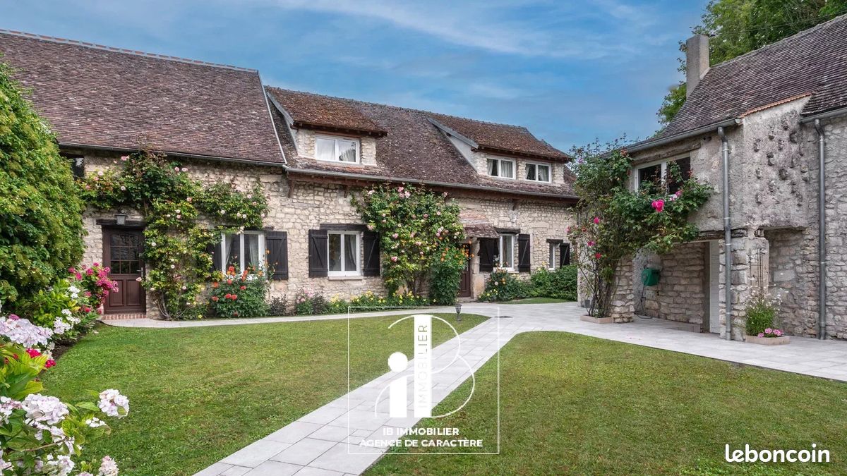 Maison 12 pièces 365 m² · à Fontainebleau · 365 m² · 987 000 €