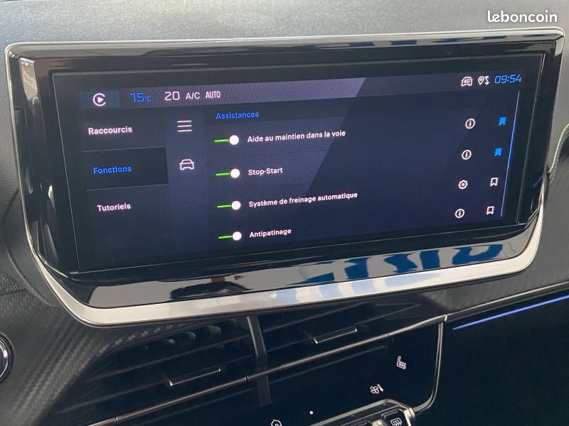Peugeot 208 Hybrid 136 e-DCS6 GT (image 24)
