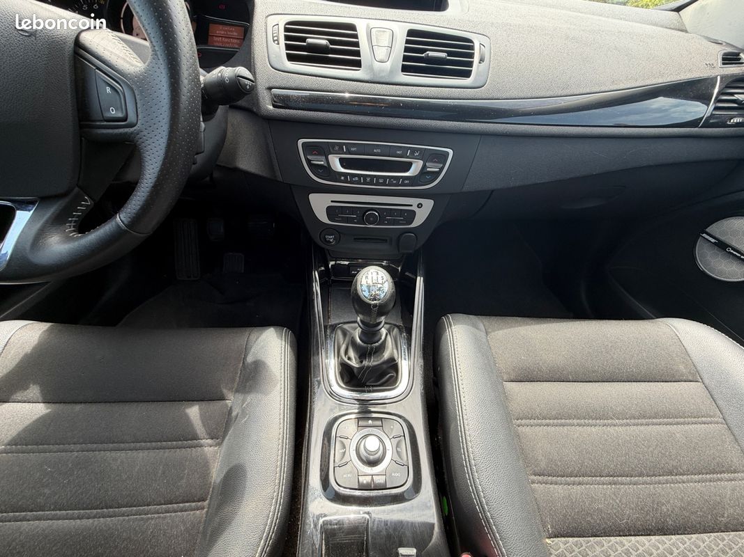 RENAULT MEGANE III COUPE TCE 130 BOSE 132Ch Garantie 12 mois (image 10)