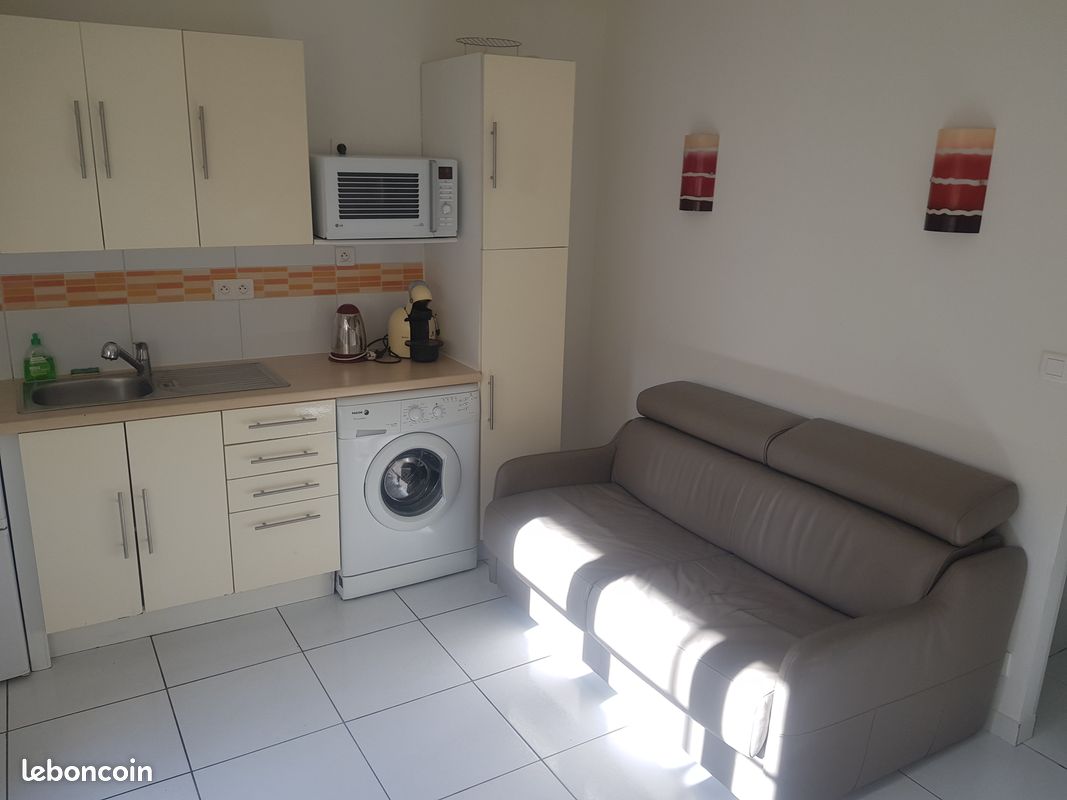 Studio hyper centre au calme (image 4)