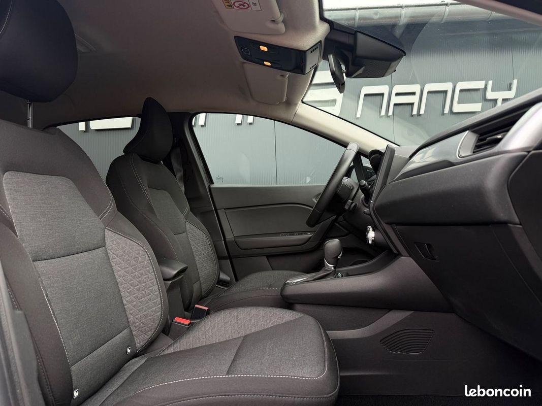 Renault CAPTUR II 1.6 E-TECH HYBRIDE 145CH EVOLUTION (image 6)