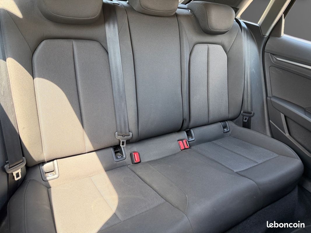 AUDI A3 SPORTBACK 30 TDI 116 S tronic 7 Design - Caméra de Recul - Carplay (image 6)