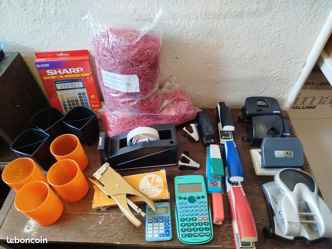 Fourniture de bureau (image 1)