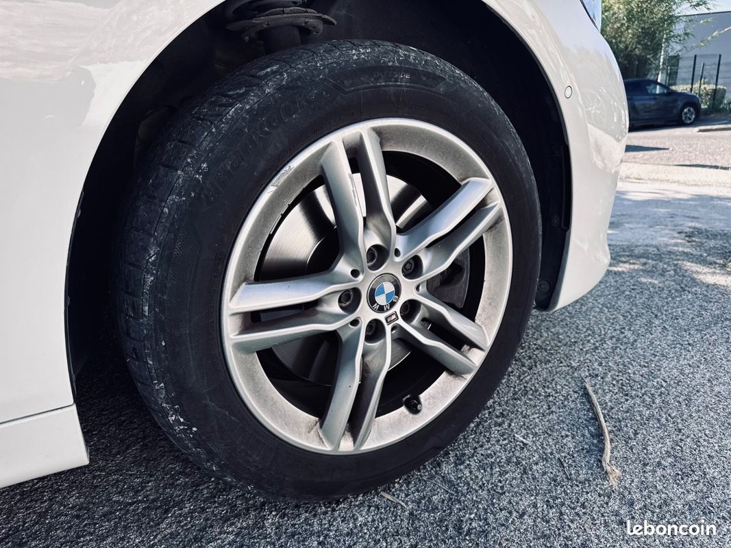 BMW SERIE 2 Active Tourer 1.5L 220CH 225 xe M Sport + SIEGES CHAUFFANTS + AFFICHAGE TETE HAUTE + HARMAN KARDON + CAMERA DE RECUL + GARANTIE 12 MOIS (image 20)