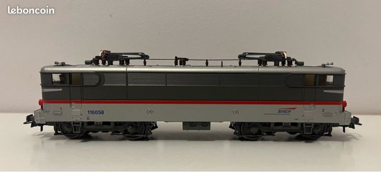 ROCO ref 62615 HO - Locomotive type BB 15000 ép IV SNCF (BB 15050