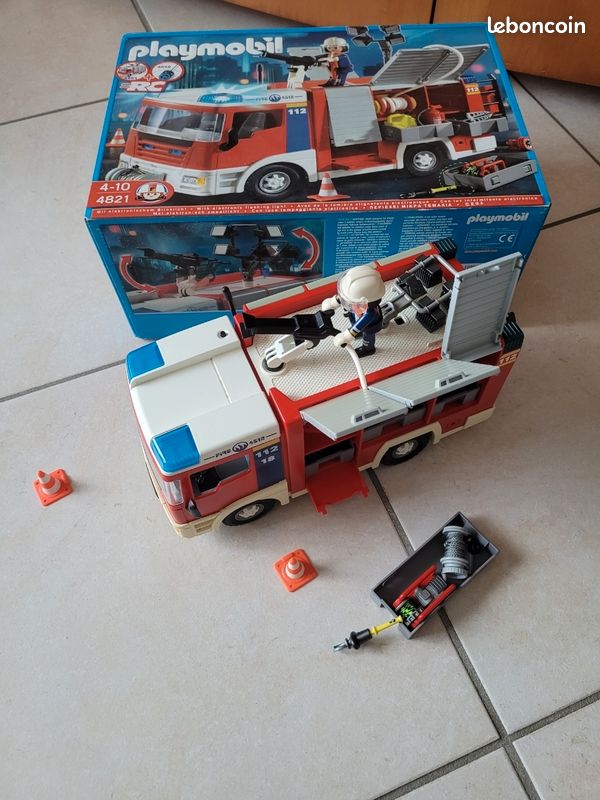 Playmobil Fourgon Pompier 4821 – Jeu De Construction Avec Pompe Et Accessoires, Dès 5 Ans