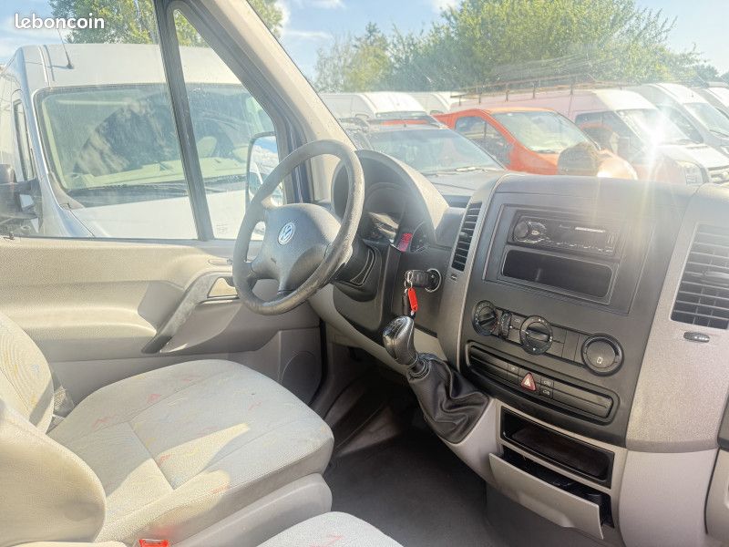 Volkswagen CRAFTER FG 35 2.5 TDI 109CH 3665 HAUT (image 6)