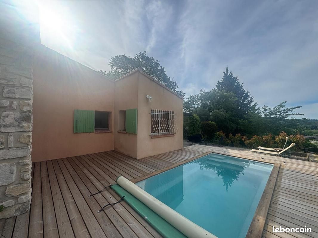 Maison 8 pièces 256 m² · à Lourmarin · 256 m² · 947 600 €