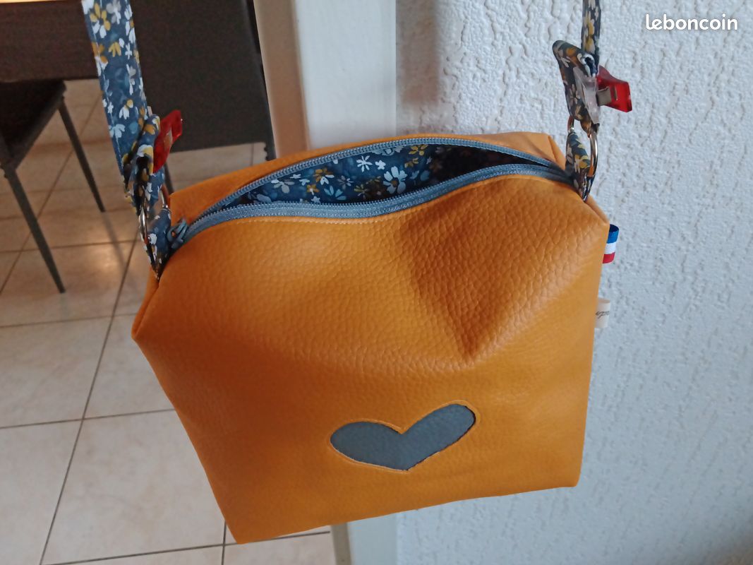 Sac carré femme ou enfant (image 3)