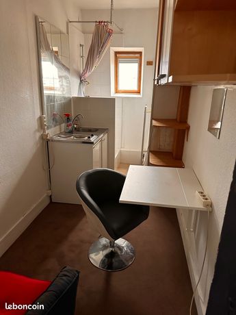 Belle chambre de service 7m2 avec douche et kitchenette à proximité du métro Marcel Sembat