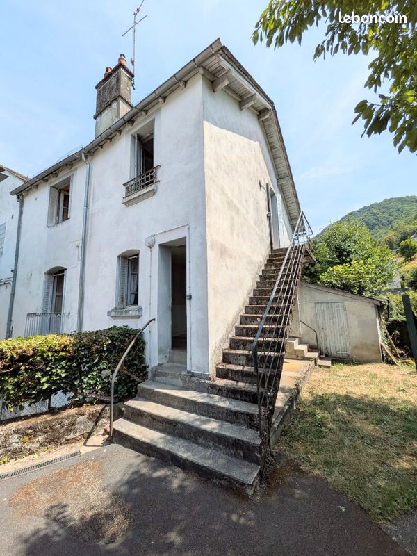 Maison 6 pièces 80 m² · à Vic-sur-Cère · 80 m² · 32 000 €