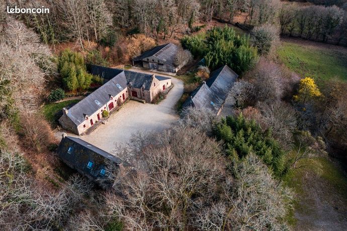 Propriété 10 pièces 890 m²