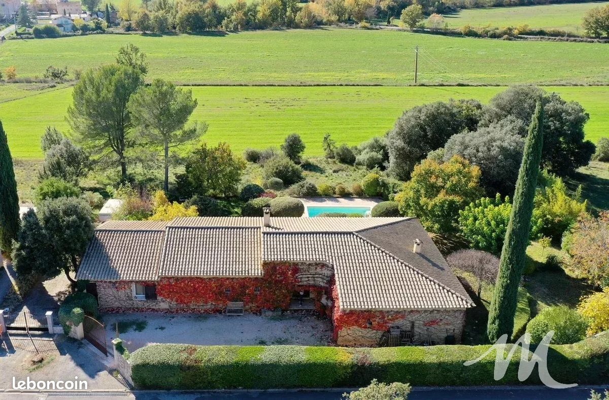 Maison 6 pièces 180 m² · à Fox-Amphoux · 180 m² · 497 000 €
