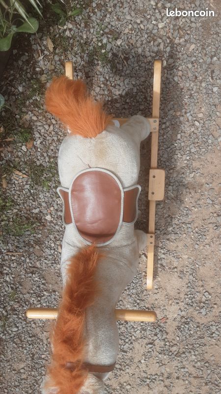 Cheval à bascule (image 3)