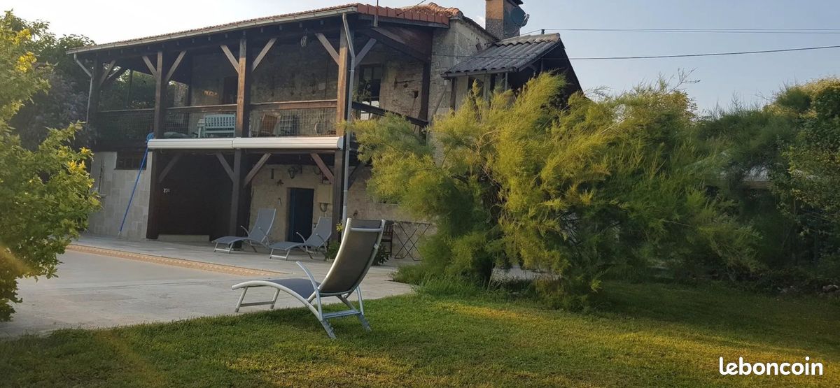 Maison 9 pièces 195 m² · à Montcuq-en-Quercy-Blanc · 195 m² · 450 000 €