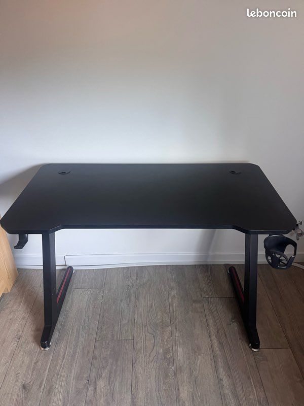 Bureau gaming (image 2)