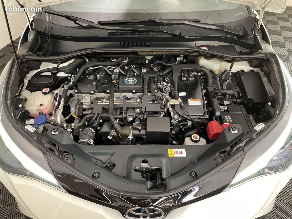 Toyota C-HR HYBRIDE MY20 1.8L GR-Sport (image 21)
