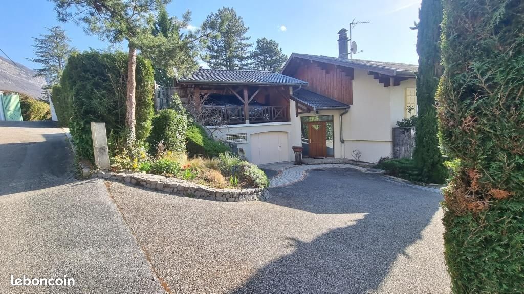 Maison 7 pièces 214 m² · à Saint-Ismier · 214 m² · 790 000 €