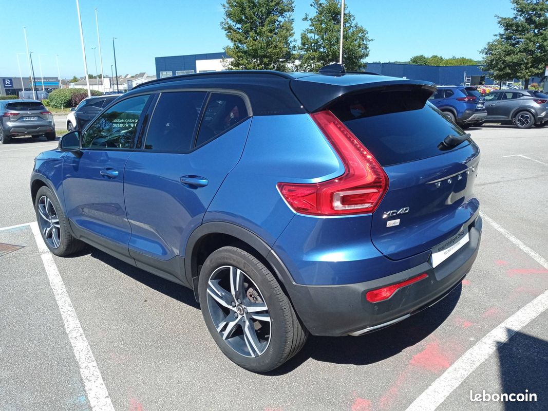 VOLVO XC40 T3 163 ch Geartronic 8 R-Design (image 16)