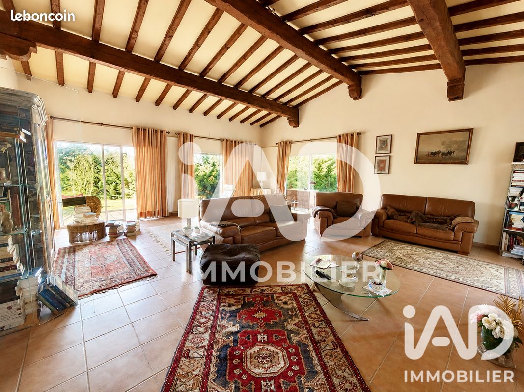 Maison 8 pièces 210 m² · à Vigoulet-Auzil · 210 m² · 680 000 €