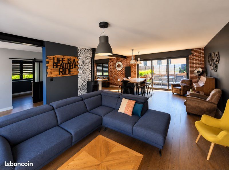 Maison 8 pièces 207 m² · à Knutange · 207 m² · 395 000 €