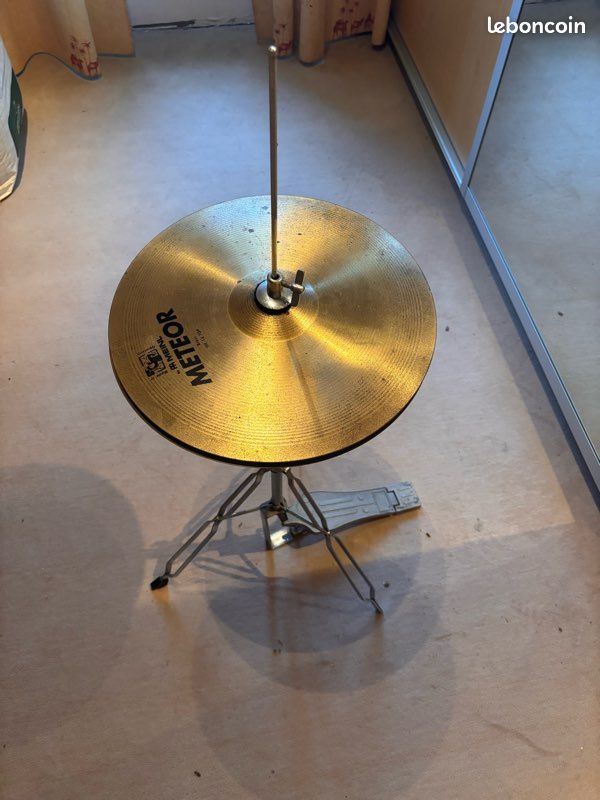 Charleston hihat Meinl Meteor Brass HH 14" (image 1)