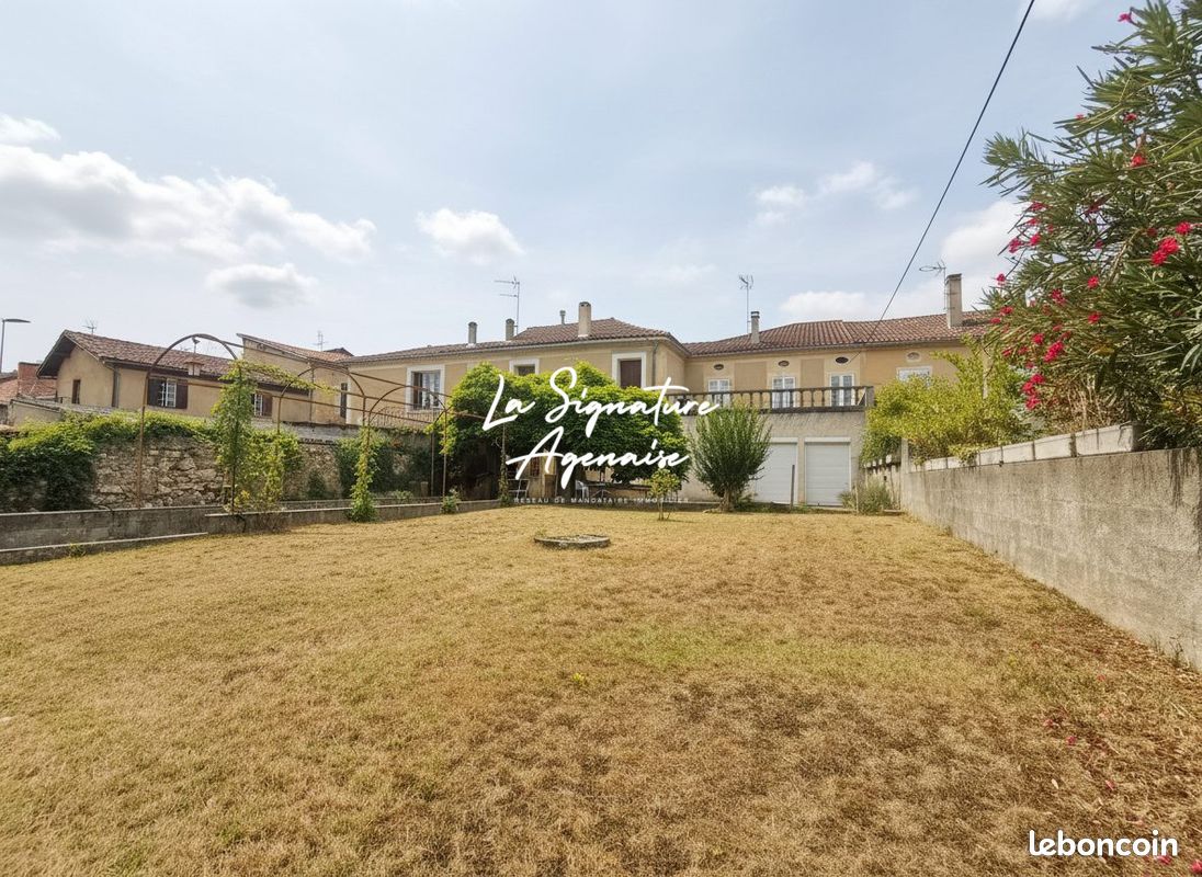 Immeuble 15 pièces 455 m² · à Gondrin · 455 m² · 240 000 €