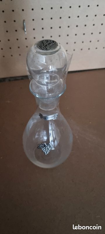 Carafe en verre et étain (image 1)
