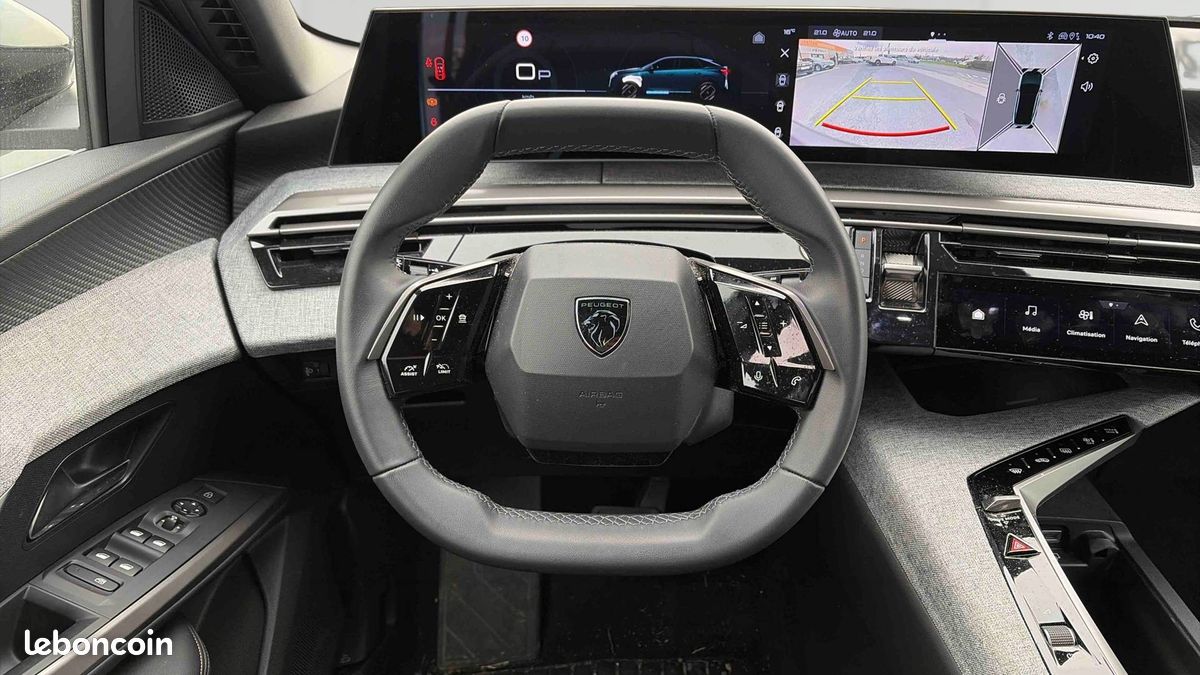 PEUGEOT 3008 Hybrid 136 e-DCS6 Allure (image 14)