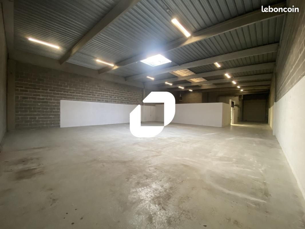 Local d'activité 1 052 m² (image 1)