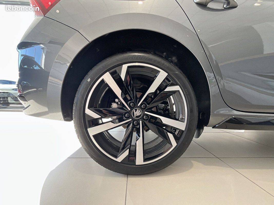 SKODA Scala 1.0 TSI Evo 2 116 ch DSG7 Monte-Carlo (image 8)