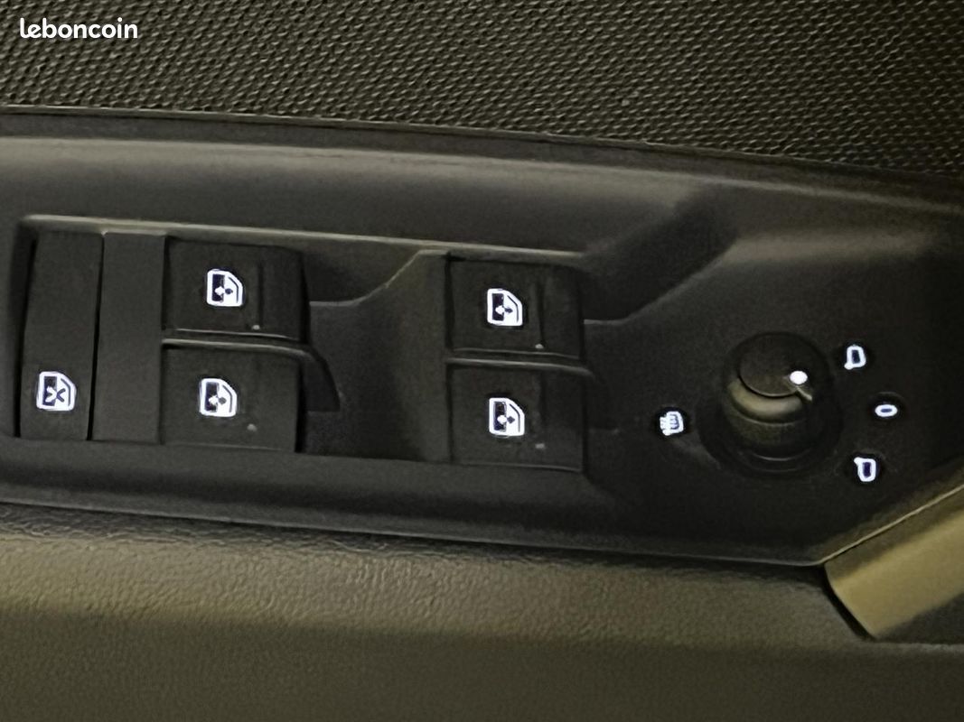 AUDI A3 Berline / Limousine 30 TFSI - 110CV - BV S-Tronic 7 Design (image 21)