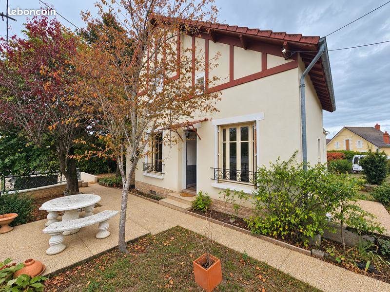 Maison 6 pièces 103 m² · à Saint-Amand-Montrond · 103 m² · 127 062 €