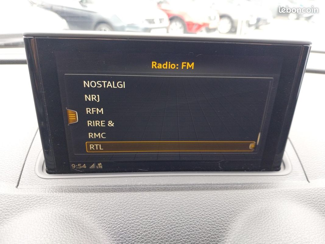 AUDI A3 Sportback 40 e-tron 204 S tronic 6 Design Luxe (image 29)