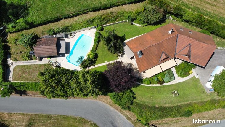 Villa 9 pièces 197 m²