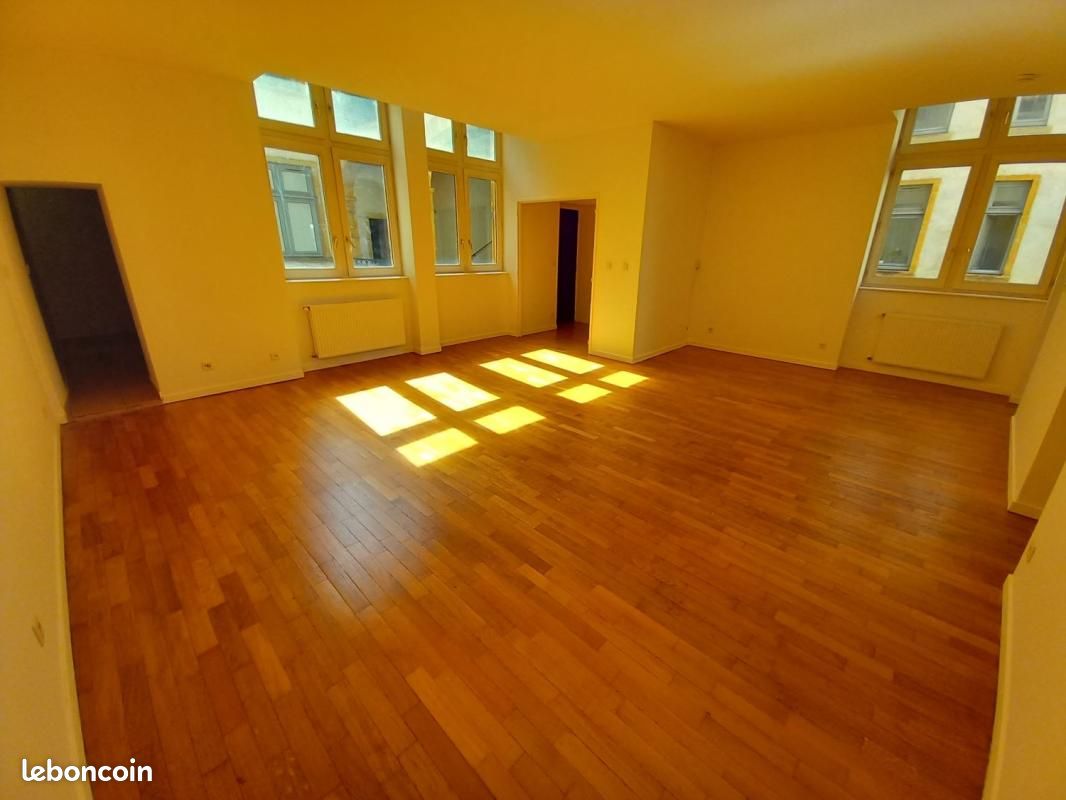 Appartement 4 pièces 100 m² · à Lyon · 100 m² · 1 296 €/mois
