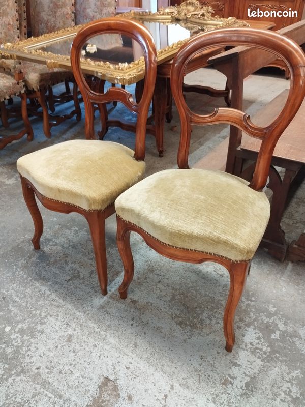 Paire de chaises capitonnées (image 1)