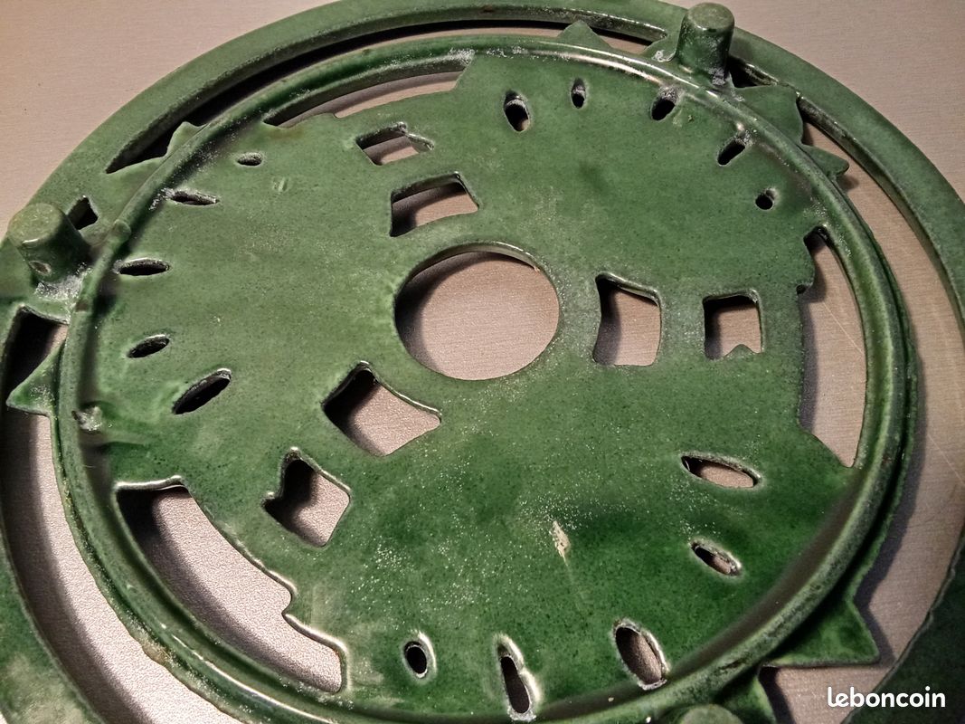 Ancien Dessous-de-plat En Fonte émaillée Vert - Vintage - Déco Cuisine Rétro