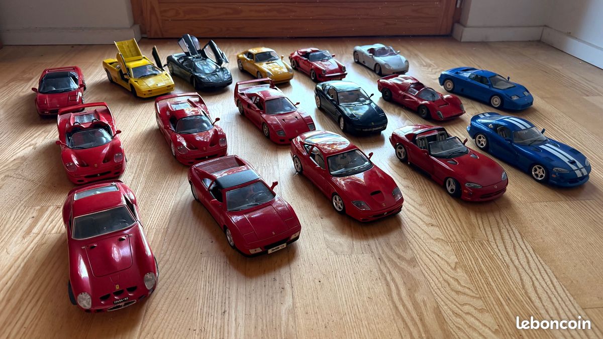 ② Ferrari F40 Burago : Collection de Modèles Édités