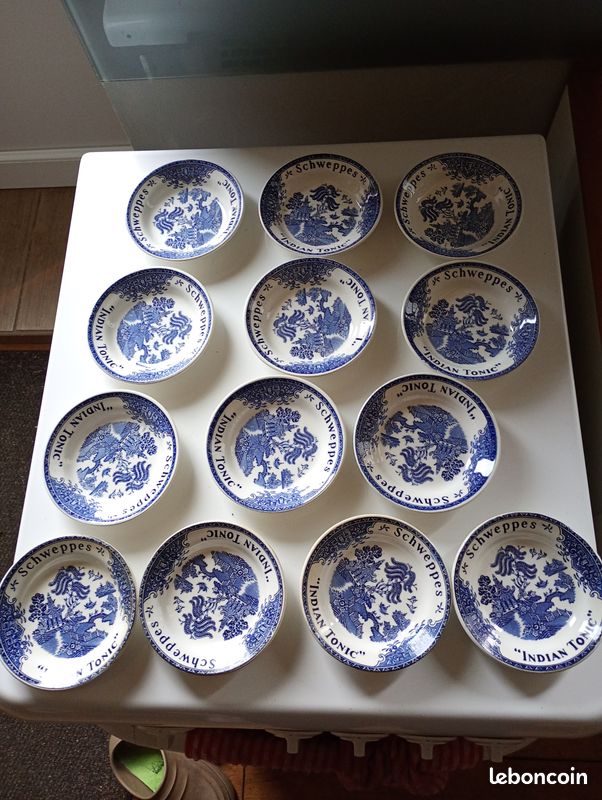 13 coupelles Schweppes indian tonic faience de GIEN an 1950 (image 1)